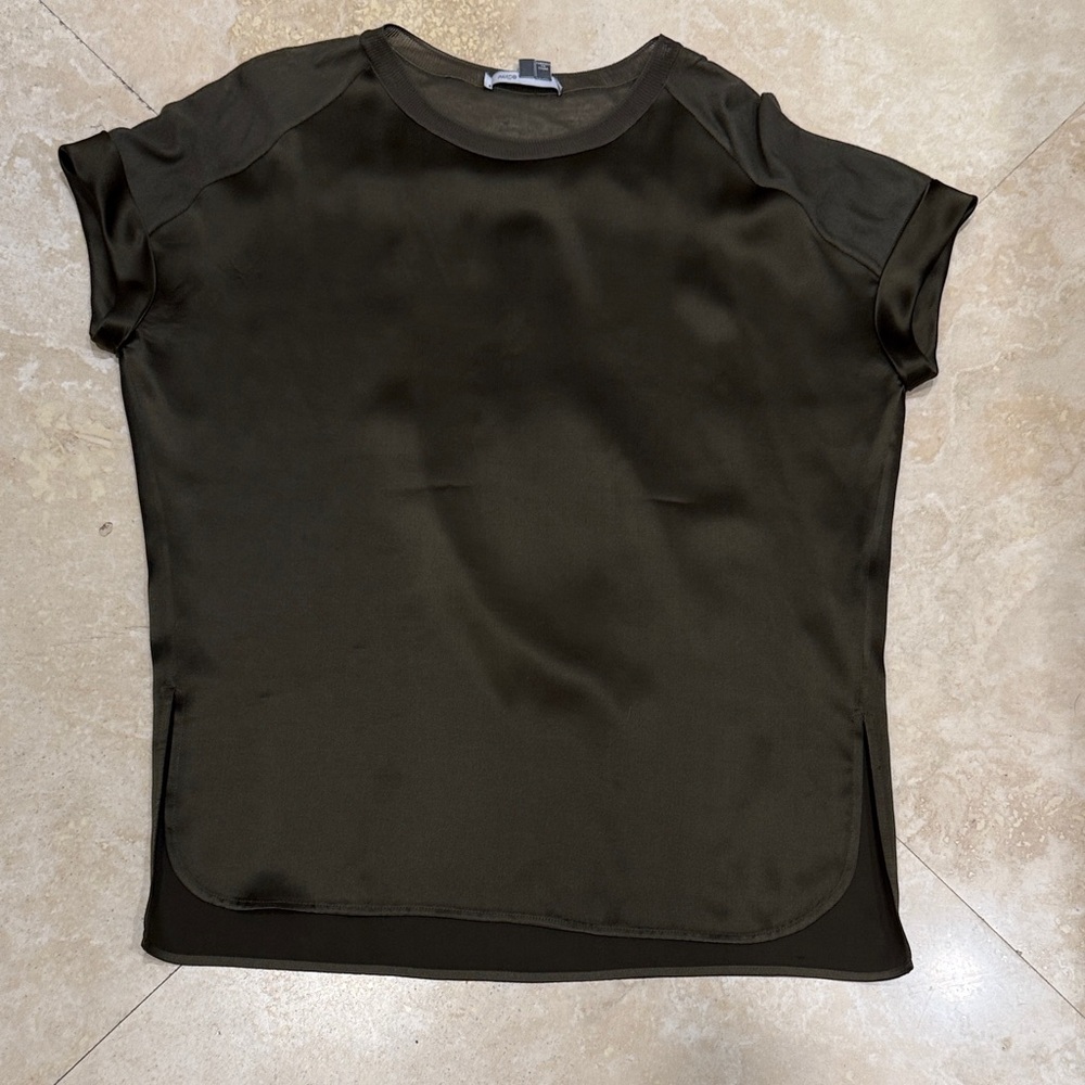 Vince Olive Short Sleeve Silk short sleeve top